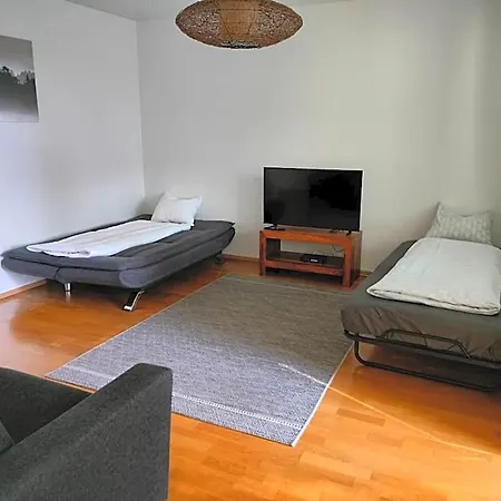 Huoneisto Quiet With Free Parking, 15 Min To Airport Vantaa