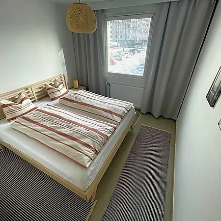 Quiet With Free Parking, 15 Min To Airport
