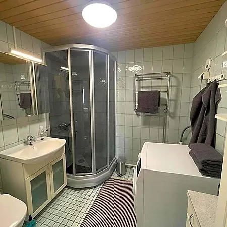 Huoneisto Quiet With Free Parking, 15 Min To Airport Vantaa